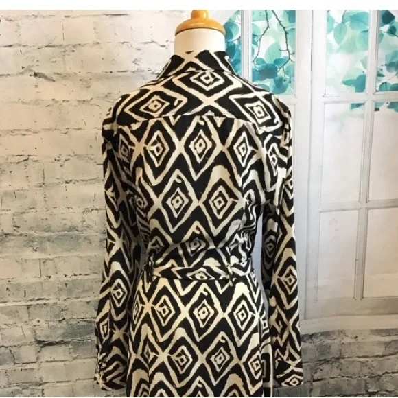 LAUREN by Ralph Lauren • Adorable Geometric Print Button Down Shirt Dress w Belt - Picture 3 of 11